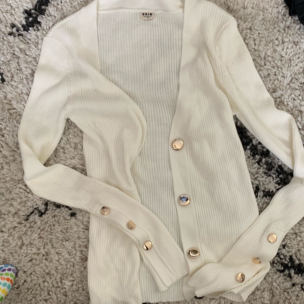 Cream sweater. XS.